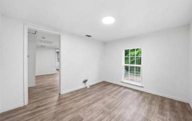 Main picture of 1827 Wood Ave