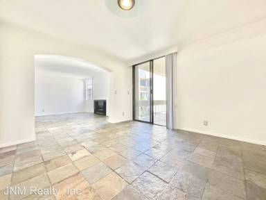 Main picture of 740 N Kings Rd