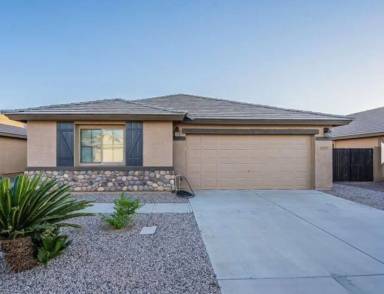 Main picture of 1979 W Half Moon Cir