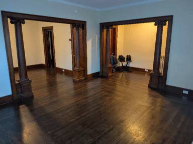 Main picture of 35 Linsley Ave