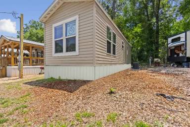 Main picture of 3700 Schillinger Rd N