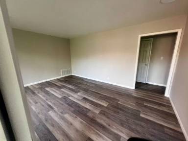 Main picture of 11109 E 19th St