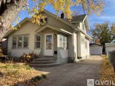 Main picture of 3007 Grand St NE