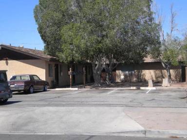 Main picture of 6 W 6th St