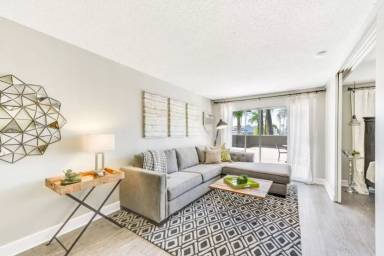 Main picture of 1727 W Catalpa Ave