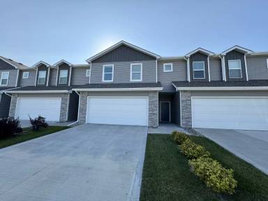 Main picture of 218 NE Meadow Ln