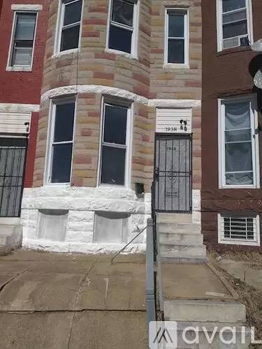 Main picture of 1938 W Lexington St