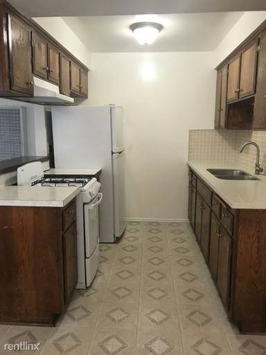 Main picture of 6136 Woodlawn Ave