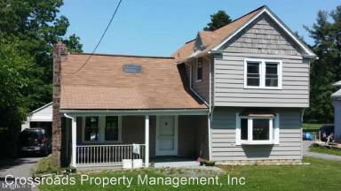 Main picture of 1445 New Holland Pike