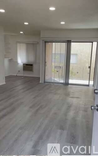 Main picture of 12159 Magnolia Blvd