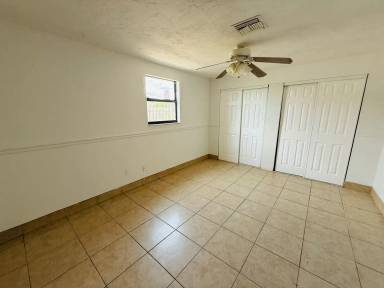 Main picture of 1535 Toledo St