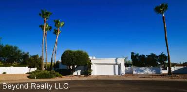Main picture of 1221 E Canterbury Dr