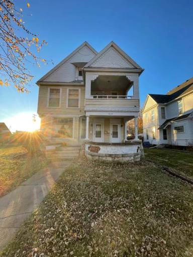 Main picture of 613 Exchange St
