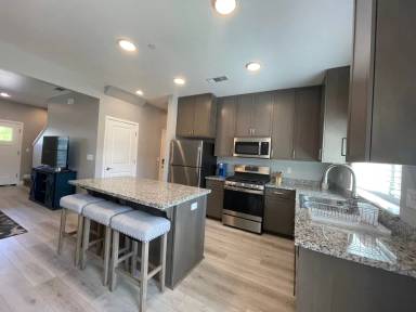 Main picture of 2785 El Paso Way