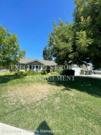 Main picture of 3071 N Berkeley Ave