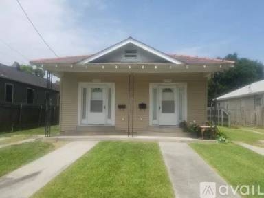 Main picture of 4926 Venus St