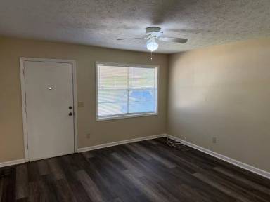 Main picture of 410 Columbia Dr