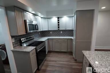 Main picture of 1212 W King St