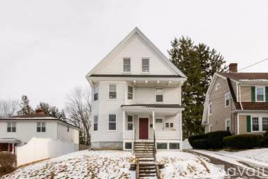 Main picture of 20 Highview St