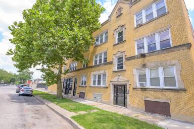 Main picture of 11107 S Emerald Ave
