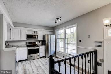 Main picture of 7014 Chestnut Brook Rd