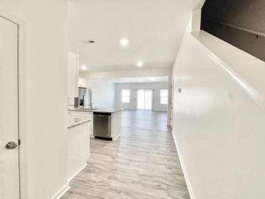 Main picture of 4425 Mountain Ball Ln