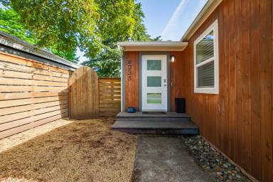 Main picture of 6235 SE Clatsop St