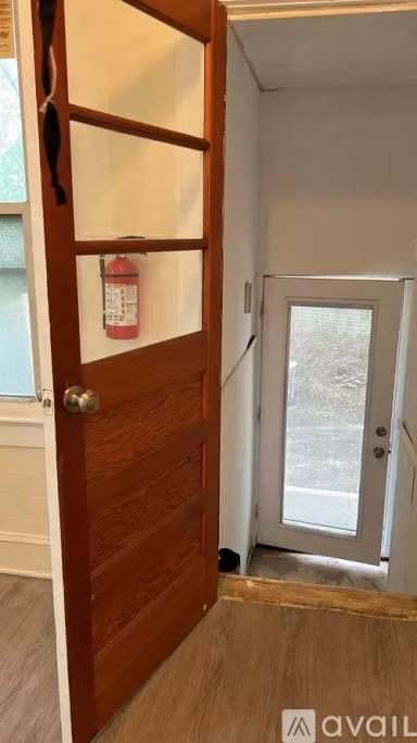 Main picture of 72 Foyer St