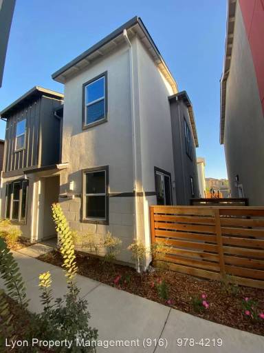 Main picture of 4535 Ocean Ln