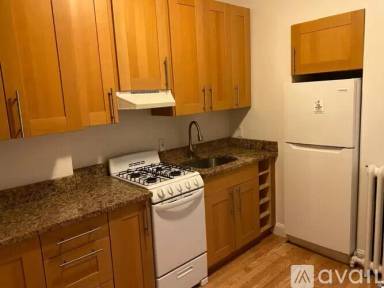 Main picture of 51 Joy St