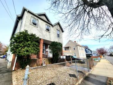 Main picture of 38 Henry St