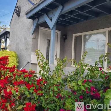 Main picture of 2743 1/2 Winter St