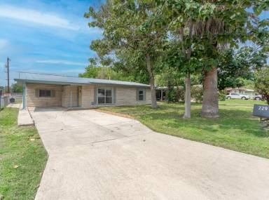 Main picture of 229 Weathercock Ln