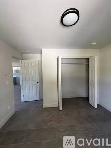 Main picture of 2806 NW 9th Ct