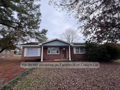 Main picture of 6212 Fanning Cir