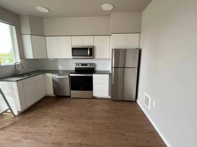 Main picture of 2518 Meridian St