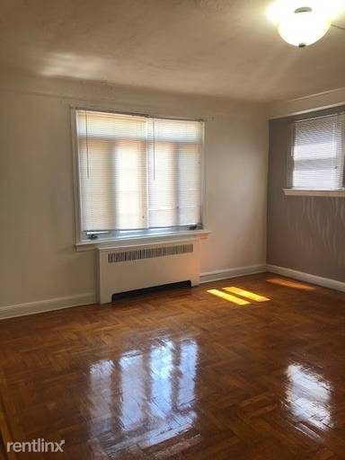 Main picture of 2318 Holland Ave