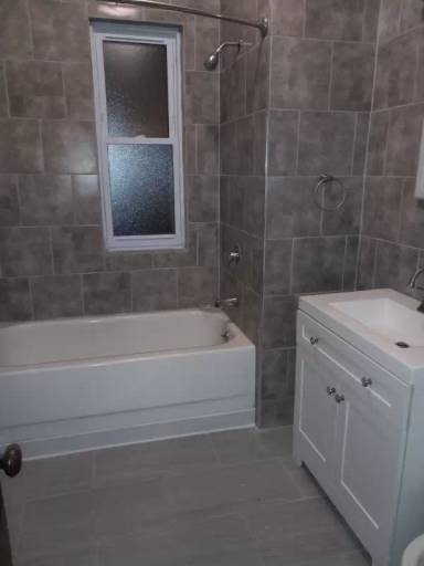 Main picture of 3242 W Le Moyne St