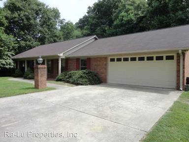 Main picture of 955 Foothills Dr