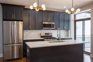 Main picture of 2340 W 21st St