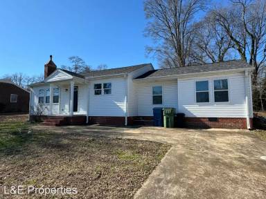 Main picture of 104 Crest St