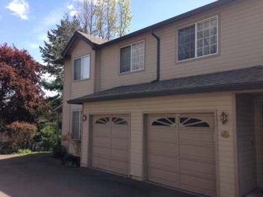 Main picture of 1745 Siskiyou Blvd