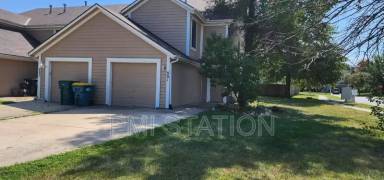 Main picture of 801 E 167th Ct