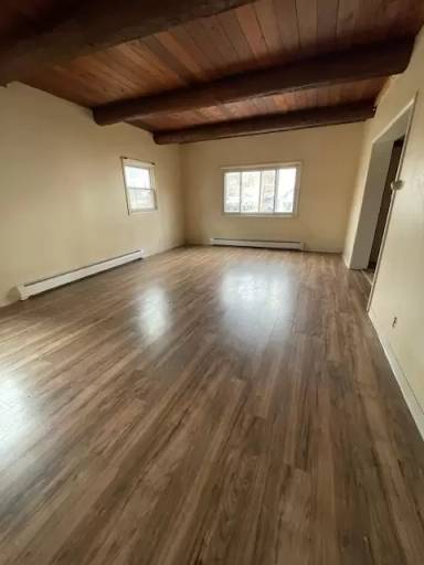 Main picture of 123 Oak Street - 2