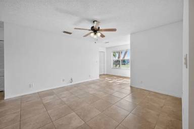 Main picture of 3390 Pinewalk Dr N