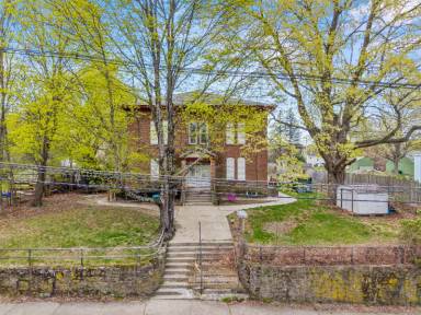 Main picture of 139 Boswell Ave