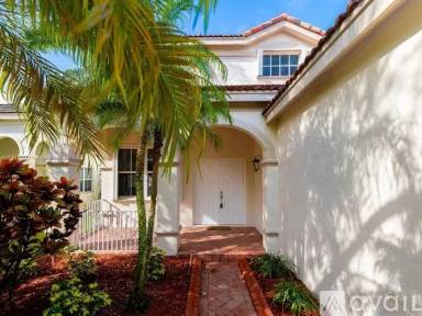 Main picture of 801 Tanglewood Cir