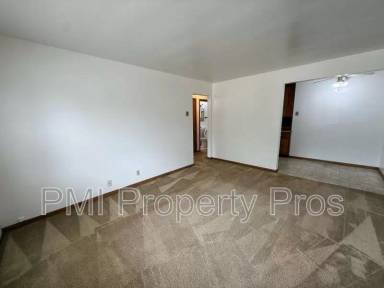Main picture of 3800 N 76th St