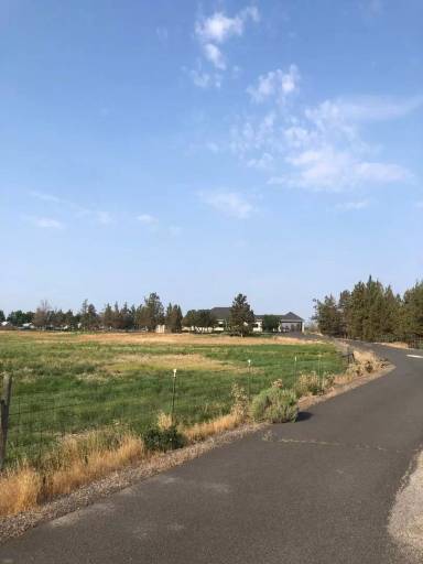 Main picture of 3315 NW Canal Blvd