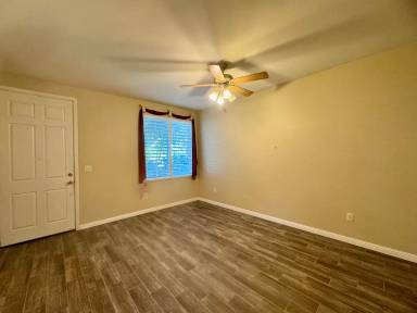 Main picture of 304 Esplanade Cir